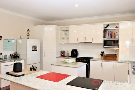 Property photo of 19 Allambie Way Mount Austin NSW 2650