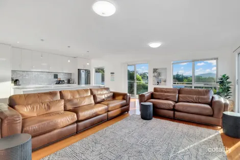 Property photo of 9 Barnett Close Binalong Bay TAS 7216