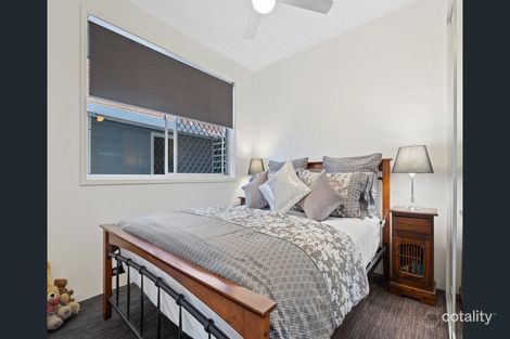 Property photo of 1/37 Milton Avenue Paradise Point QLD 4216