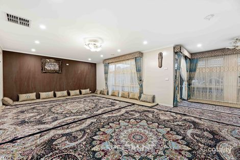 Property photo of 4 Fenton Place Narre Warren South VIC 3805