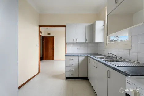 Property photo of 1 Burrawong Crescent Elderslie NSW 2570