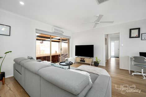 Property photo of 2 Kim Close Meadow Heights VIC 3048
