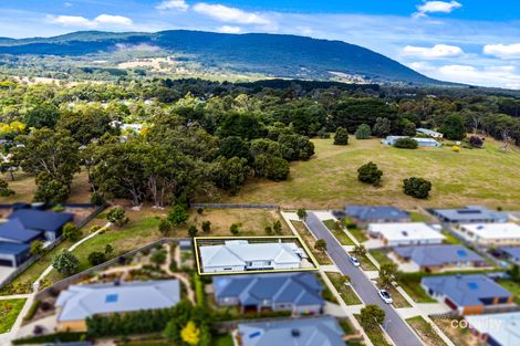 Property photo of 13 Doyeswood Drive Woodend VIC 3442