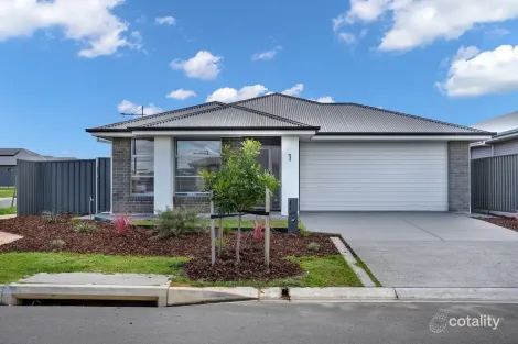 Property photo of 1 Anthony Court Munno Para Downs SA 5115