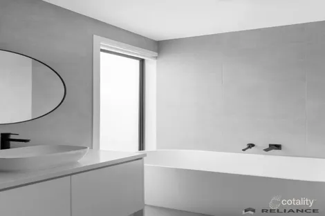 Property photo of 8 Hemsworth Road Weir Views VIC 3338