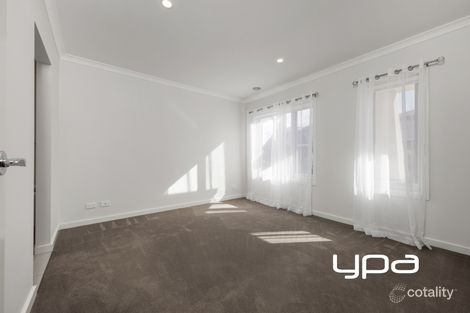 Property photo of 13 Marble Drive Cobblebank VIC 3338