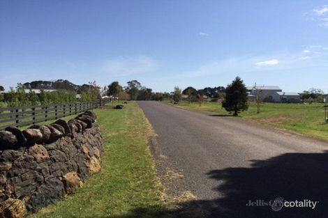 15 Gunyah Dr, Trentham, VIC 3458