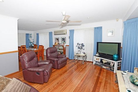 Property photo of 31 Bowerbird Avenue Eli Waters QLD 4655