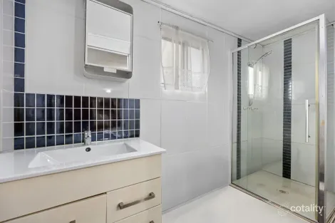 Property photo of 37 King Street Dinmore QLD 4303