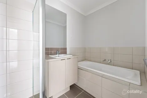 Property photo of 19 Benson Drive Werribee VIC 3030