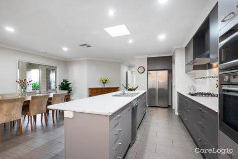 Property photo of 17 Craig Circuit Leneva VIC 3691