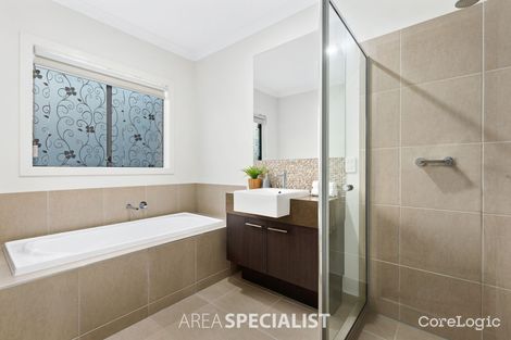 Property photo of 13 Quist Parade Cranbourne West VIC 3977