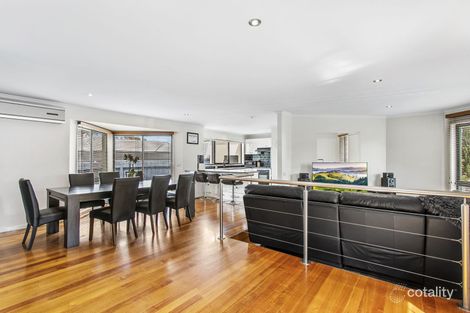 Property photo of 10 Stephanie Close Berwick VIC 3806