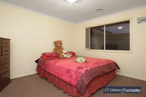 Property photo of 22 Silky Oak Drive Cranbourne VIC 3977