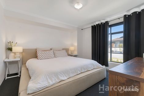 Property photo of 8 Blossom Way Banksia Grove WA 6031