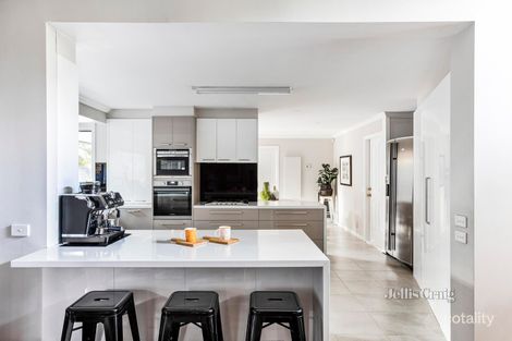 Property photo of 1 Cameron Court Eltham VIC 3095