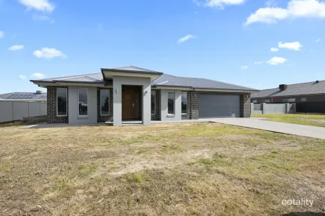 30 Maxwell St, Cardigan, VIC 3352