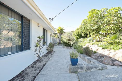 Property photo of 4 Dromana Place Craigie WA 6025
