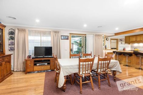 Property photo of 2 Jan Maree Court Pakenham VIC 3810