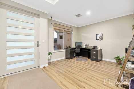 Property photo of 9 Badminton Cross The Vines WA 6069