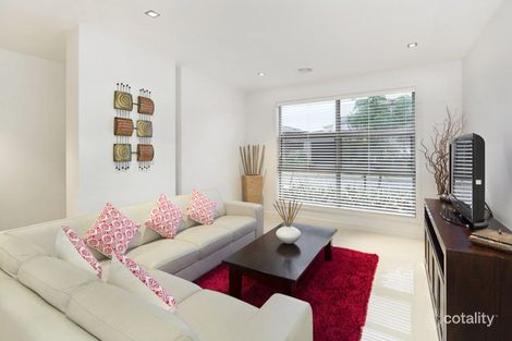 Property photo of 30 Dresden Drive Waterways VIC 3195