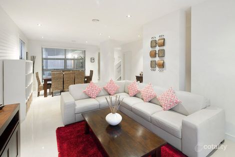 Property photo of 30 Dresden Drive Waterways VIC 3195