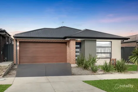 Property photo of 16 Macalister Grove Cobblebank VIC 3338