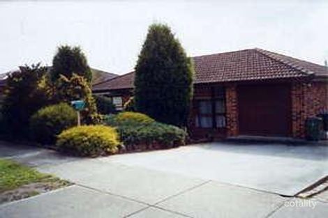 Property photo of 10 Chalcot Drive Endeavour Hills VIC 3802