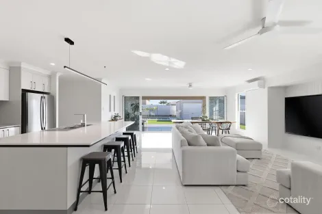 21 Lawrence St, Walkerston, QLD 4751