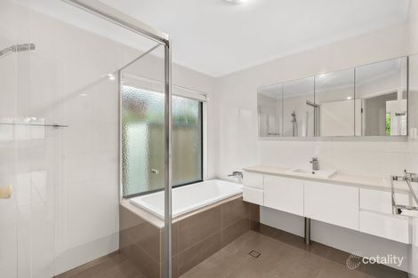Property photo of 8 Bowness Close Sinnamon Park QLD 4073