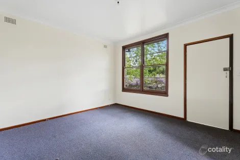 Property photo of 1 Burrawong Crescent Elderslie NSW 2570