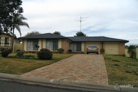 11 Erie Pl, St Clair, NSW 2759