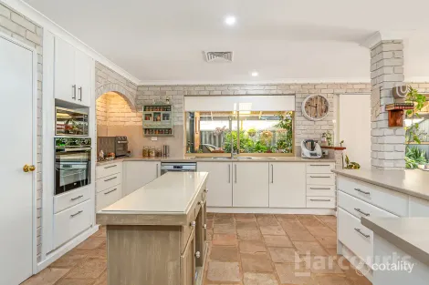 Property photo of 33 Kirkdale Turn Kinross WA 6028