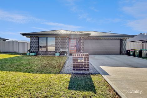 Property photo of 16 Yarra Place Dubbo NSW 2830