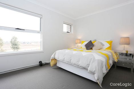 Property photo of 28 Little Windrock Lane Craigieburn VIC 3064