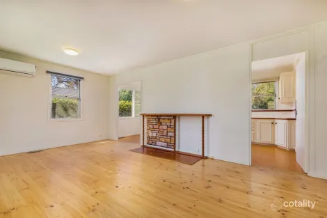 Property photo of 10 Street Place Watson ACT 2602