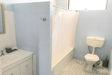 2/74 Menzies St, Park Avenue, QLD 4701