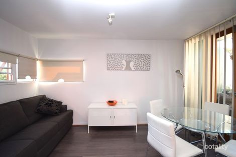 Property photo of 2/28 Carlisle Street St Kilda VIC 3182