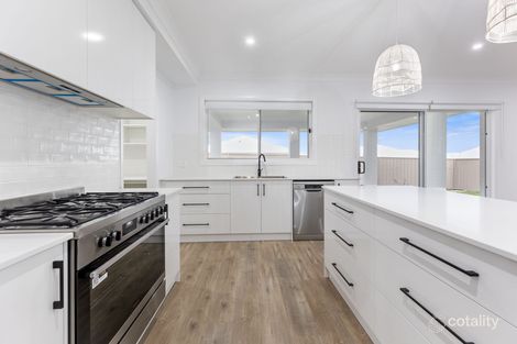 Property photo of 8 Mitta Mitta Place Gobbagombalin NSW 2650