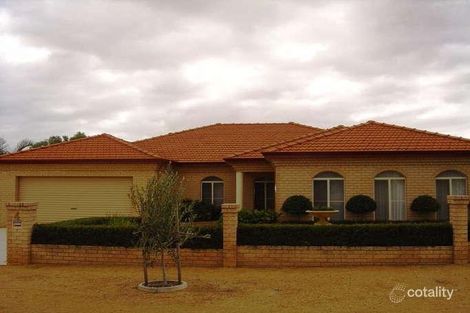4 Briggs Ct, Beaconsfield, WA 6162
