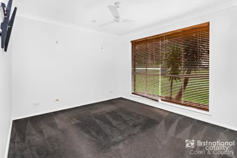 Property photo of 8 Harbour Boulevard Bomaderry NSW 2541