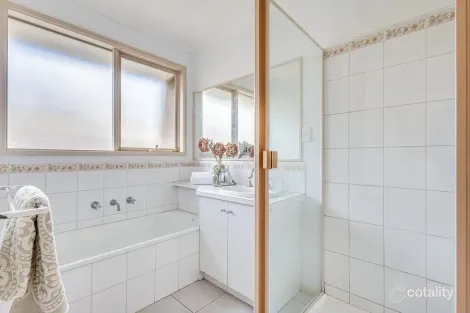 Property photo of 20 Warrawong Drive Berwick VIC 3806