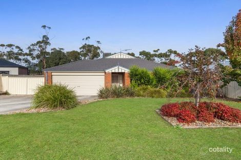 17 Robinia Ct, Kilmore, VIC 3764