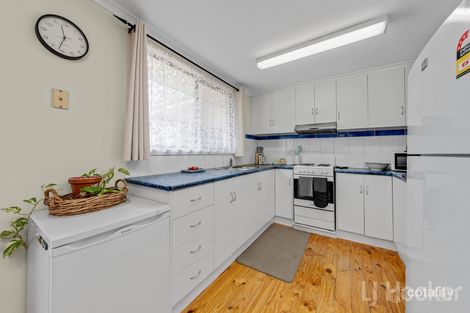 Property photo of 10 Sassafras Crescent Karabar NSW 2620