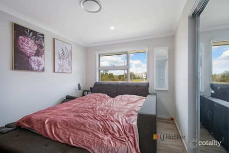Property photo of 14 Cadogan Crescent Woongarrah NSW 2259