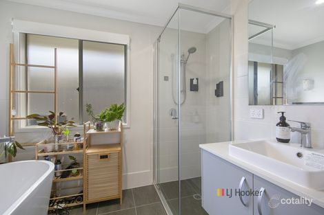 Property photo of 14 Cadogan Crescent Woongarrah NSW 2259