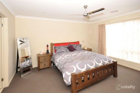 Property photo of 9 Arinya Close Ascot VIC 3551