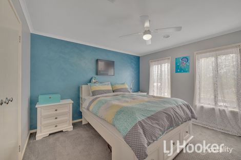 2 Highlander Pl, Melton West, VIC 3337