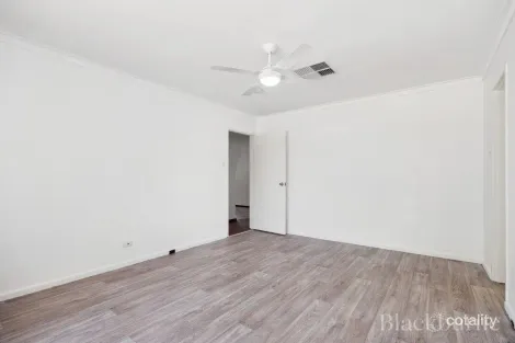 Property photo of 11 Bladon Way Swan View WA 6056