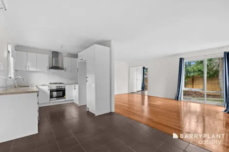 Property photo of 90 Somers Avenue Macleod VIC 3085
